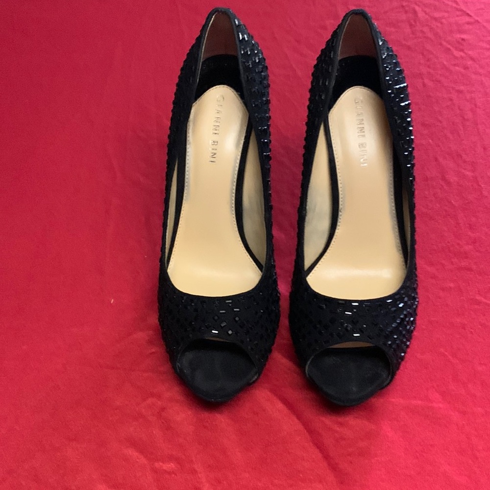 Gianni Bini Black peep toe black beaded 4” heels worn once size 9.5